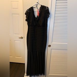 Beautiful like-new BETSY&ADAM black with black lace formal dress